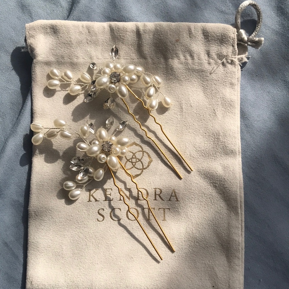 Gold/pearl hair pins